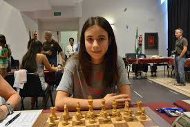 Ainhoa Ort&iacute;n alcanza el rango de Maestra